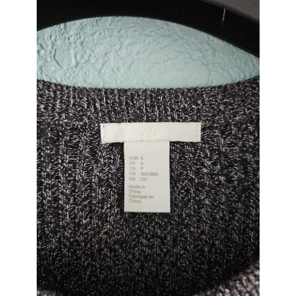 H&M | Ribbed Knit Split Cuff Sweater - Picture 8 of 10